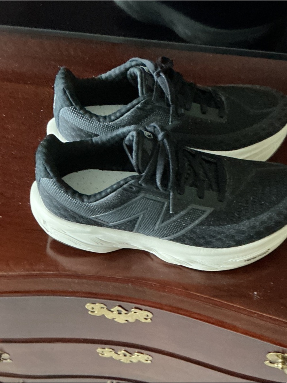 Ladies sneakers